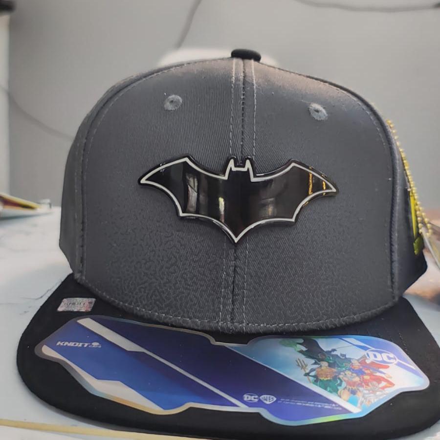 Gorra de Batman Gris con Logo Negro 